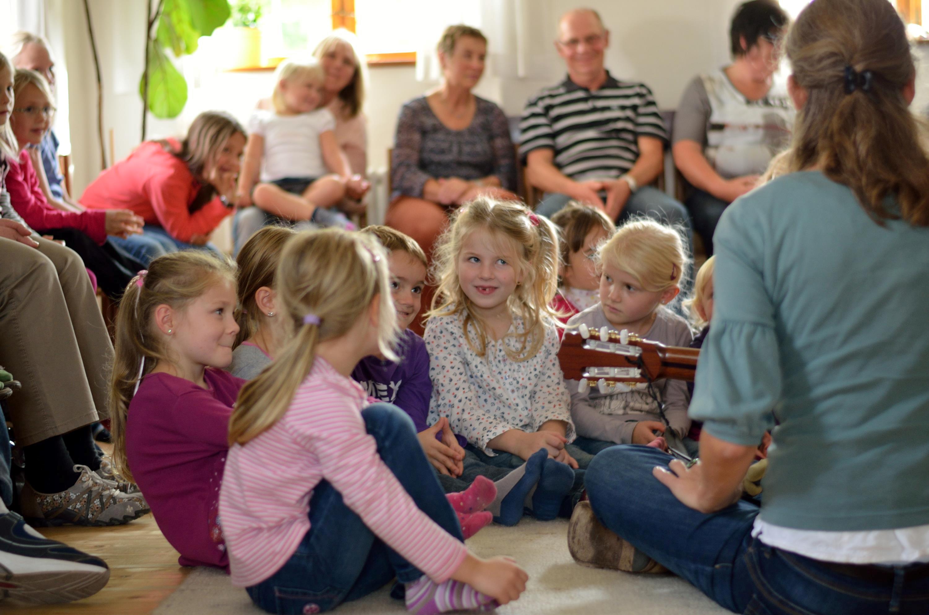 Singen mit Kindern im Hürbener Wasserschloss am 13.05.2025