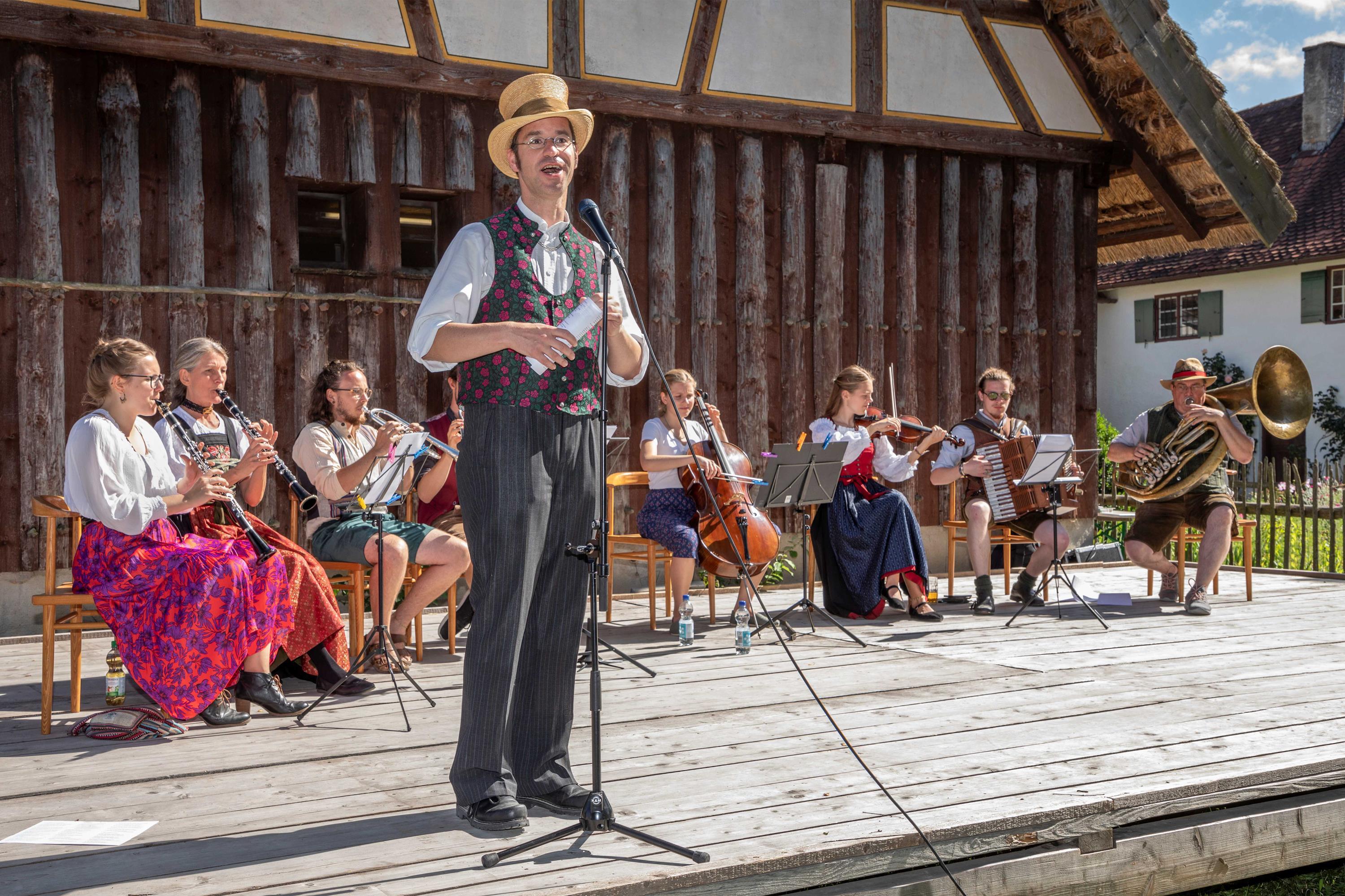 Schwäbisches Freilichtmuseum Illerbeuren: Vielfältige Klänge zum Tag der Volksmusik 